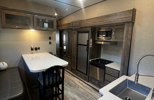 Bridge City House | Cozy 1 Bedroom RV in Bridge City with Family-Friendly Amenities