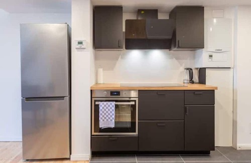 Upper Town Apartment | Exceptional 3BR Penthouse in Flagey – Family Friendly Stay