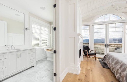 Southwest Mission House | Spacious 3-Bedroom Home with Pool in Kelowna, BC
