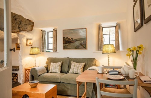 Pentrefelin Cottage | Discover a Cozy One Bedroom Cottage with Ocean Views