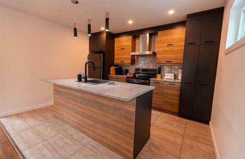 Saint-Michel-des-Saints Ski Chalet | Tranquil Taureau by the Lake in Saint-Michel-des-Saints