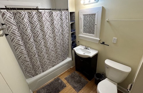 West Allis Apartment | Welcoming Retreat in the Heart of West Allis - Pet Friendly