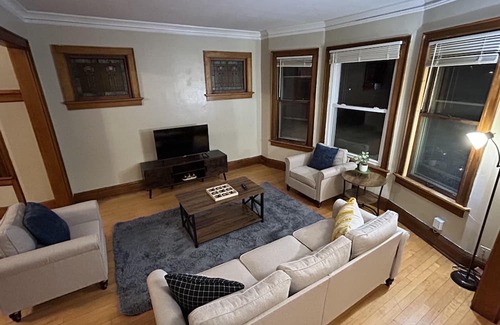 West Allis Apartment | Welcoming Retreat in the Heart of West Allis - Pet Friendly