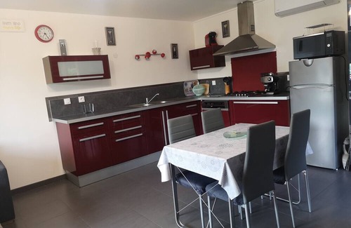 Sechilienne Apartment | Cozy Studio Apartment with Mountain View, Balcony & Wi-Fi