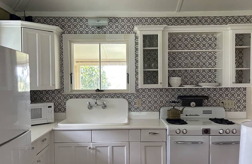 Honokaa Cottage | Cozy Cottage with Ocean View in North Hamakua, Hawaii