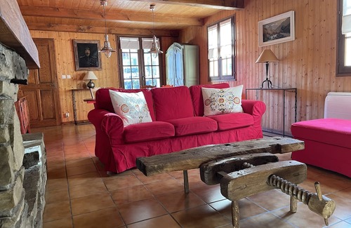 Thones Ski Chalet | Discover Ancienne Ferme: Family-Friendly Retreat with Pool