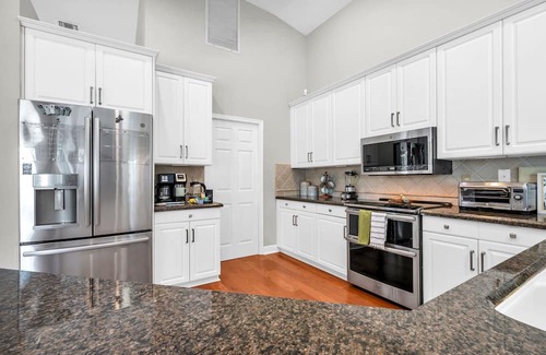 Greenview Shores House | Wellington Polo Retreat | Family Fun with Poolside Amenities!
