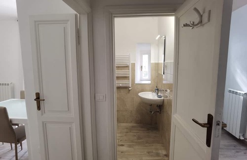 Fara in Sabina House | Enchanting Lovers' Lair with Garden in Historic Center