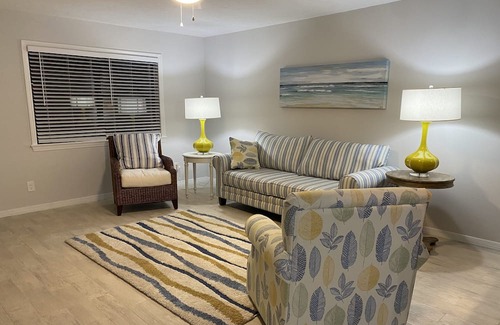 Rock Ridge Apartment | Spacious 2BR/2BA 5 min to beach with yard and garage