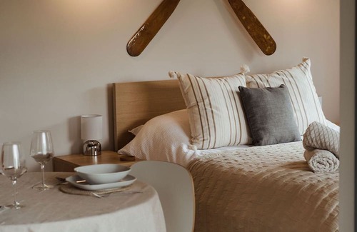 Henley-on-Thames Cabin | Discover The Riverside Lodge with Kitchen Amenities