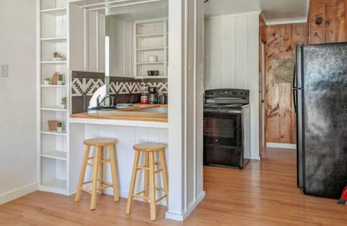 Kanab House | Relaxing Retreat with Hot Tub & Hammocks at Venture Base