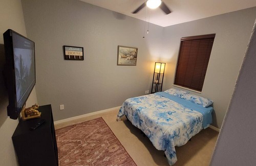 Zephyrhills House | Tranquil Waterfront Escape with Spa and Ocean Views