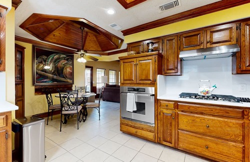 Allen House | Pet-Friendly Retreat Near Downtown with Enclosed Backyard