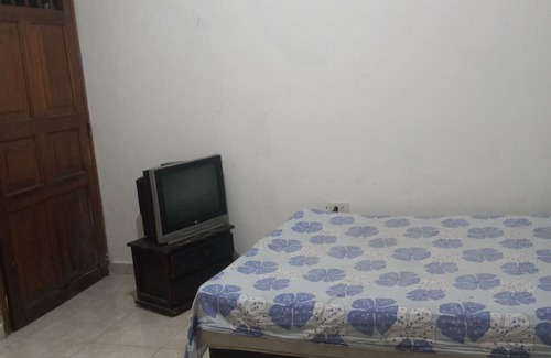 Villa Hermosa House | Budget-Friendly Casa Pensión Para Huéspedes for Families
