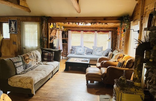 Sparrow Bush Cabin | Experience The Castros Cabin: Pet-Friendly Bliss Awaits