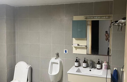 Jiang Bei Apartment | Welcoming Gay Guesthouse with Spa in Guanyinqiao