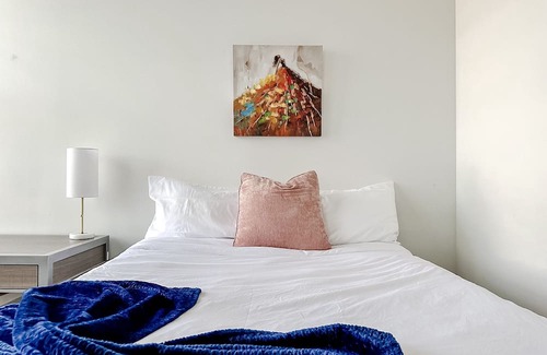 Downtown Springfield Apartment | Perfect Getaway: 1BD/1BA Retreat in Downtown Springfield