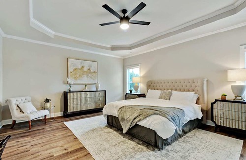 Fairburn House | Inviting Roomy Retreat | Convenient Stays with Kitchen Access
