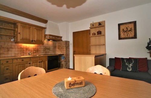 Schlitters Apartment | Discover Baumannerhof: Lake View & Spa Retreat Awaits