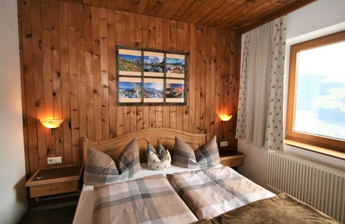Schlitters Apartment | Discover Baumannerhof: Lake View & Spa Retreat Awaits