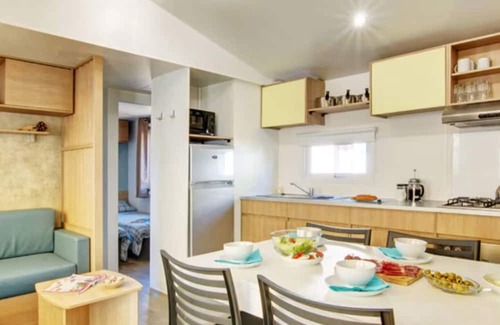 Ca' Savio Apartment | Cozy Mobilheim for 6 Guests with Pool in Ca' Savio