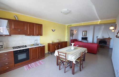 Piani-Ciapin Apartment | Cozy Oceanfront Apartment with Dream Terrace and Pool