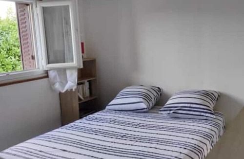Miplaine Apartment | Cozy 2-Room Retreat with Garden Near Eurexpo & Stadium