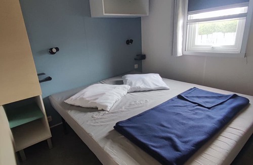 Saint-Jacques House | Cozy Mobile Home with Oceanfront Views in Family-Friendly Camp