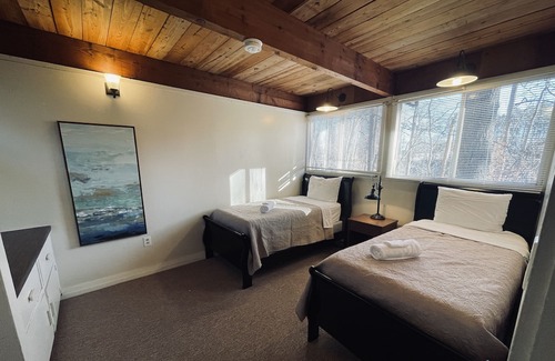 Clemmons Cottage | Discover Cozy Cottages in Tanglewood Park's Serene Woods