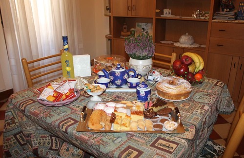 Pacentro Bed & Breakfast | Budget-Friendly B&B San Marco with Breakfast & Family Amenities