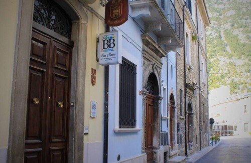 Pacentro Bed & Breakfast | Budget-Friendly B&B San Marco with Breakfast & Family Amenities