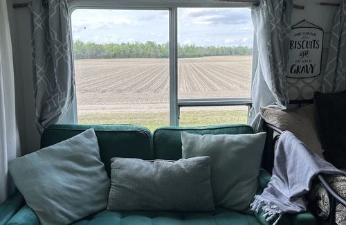 Snow Hill House | Inviting RV Experience in Snow Hill with Hot Tub & Spa