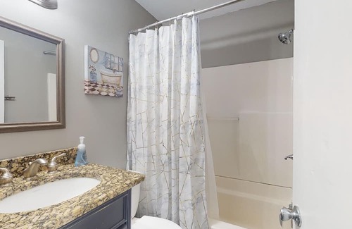 Columbia House | Inviting Retreat in Columbia, 5 Miles from Downtown