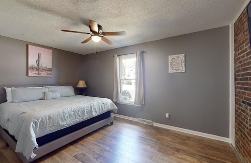 Columbia House | Inviting Retreat in Columbia, 5 Miles from Downtown