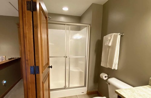 Lewiston House | 4BR/5BA at Garland in Lewiston. Hot tub, pool table, deck w/grill on golf course