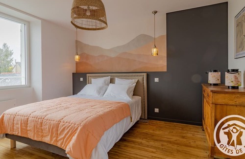 Saint Maurille Cottage | Family-Friendly Gite Les Ponts-de-Cé with 3 Bedrooms