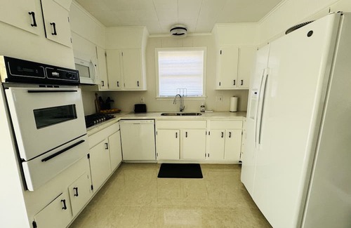 Estelle House | Family-Friendly 2-Bedroom Retreat Just Outside New Orleans