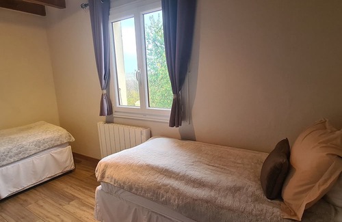 Saint-Vincent-du-Lorouer House | Relax at Gîte La Fermette 72 Surrounded by Nature & Horses