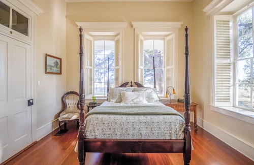 Lampasas Other | Serene Farmhouse Retreat with Scenic Views and Family Amenities