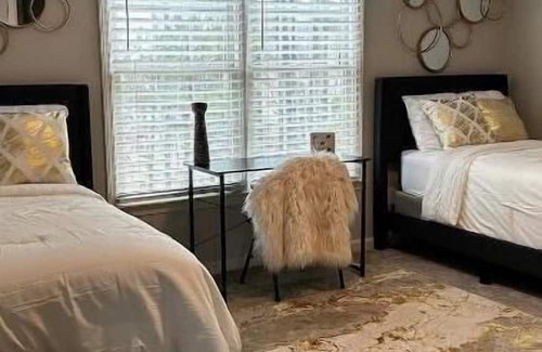 Cliftondale House | Family-Friendly CharmNest Retreat for Memorable Getaways