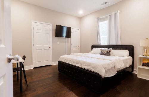 Lithonia House | Inviting King Bed Room with Private Entry and Amenities