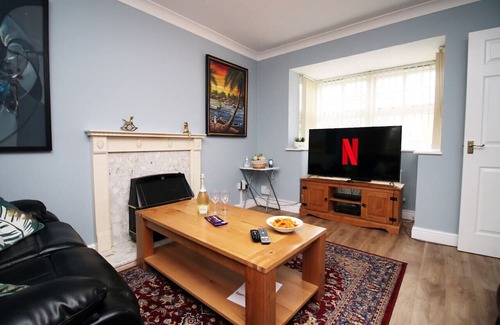 Ely House | Family-Friendly 3BR House in Cardiff with Free Parking