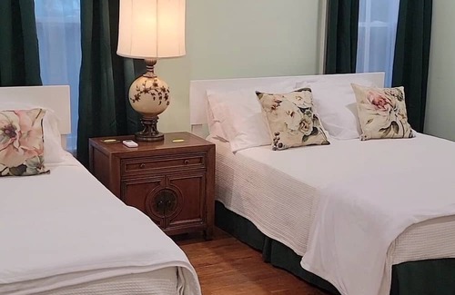 Titusville Bed & Breakfast | Unforgettable Solar Eclipse Views with Comfort & Amenities