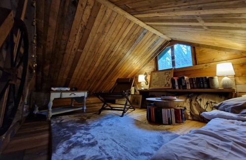 Penrhyn Bay Cabin | Experience Hills and Sea at The Crow's Nest Hotel