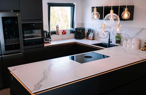 Germannsweiler Apartment | Relaxing Skyspa Luxusapartment with Spa and Ocean Views