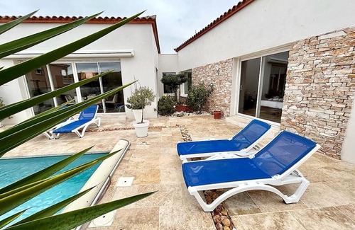 Montady Villa | Relaxing Villa Architecte with Pool and Spa Amenities