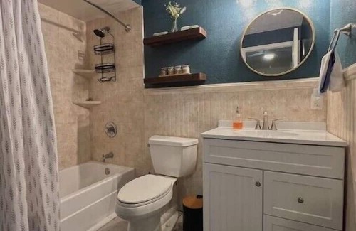 Oviedo House | Inviting Knight Stay: Relax with Spa and Hot Tub Access