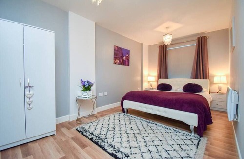 Northampton Apartment | Modern Town Centre Apartment with Family-Friendly Amenities