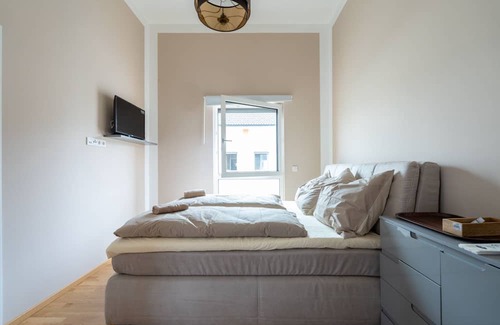 Parndorf House | Delightful Double Room with Terrace in Sunny Pannonia