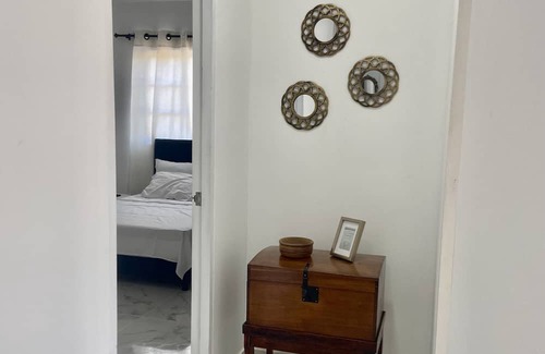 Santa Cruz de Mompox House | Charming French-Style Retreat: Pet and Child Friendly